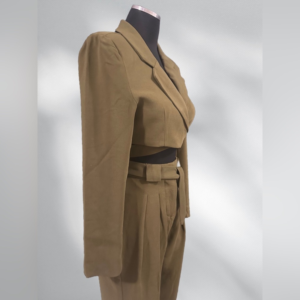 Torn by Ronny Kobo cropped blazer set - Picture 6 of 7
